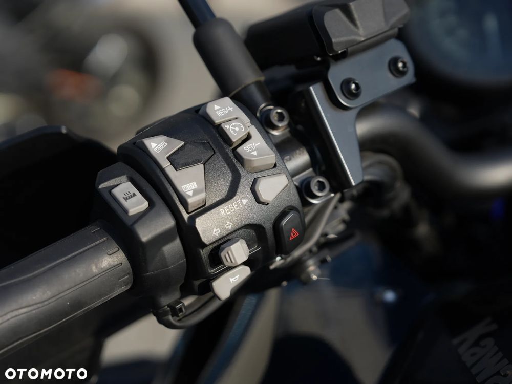 Kawasaki Versys 1100 S - 4