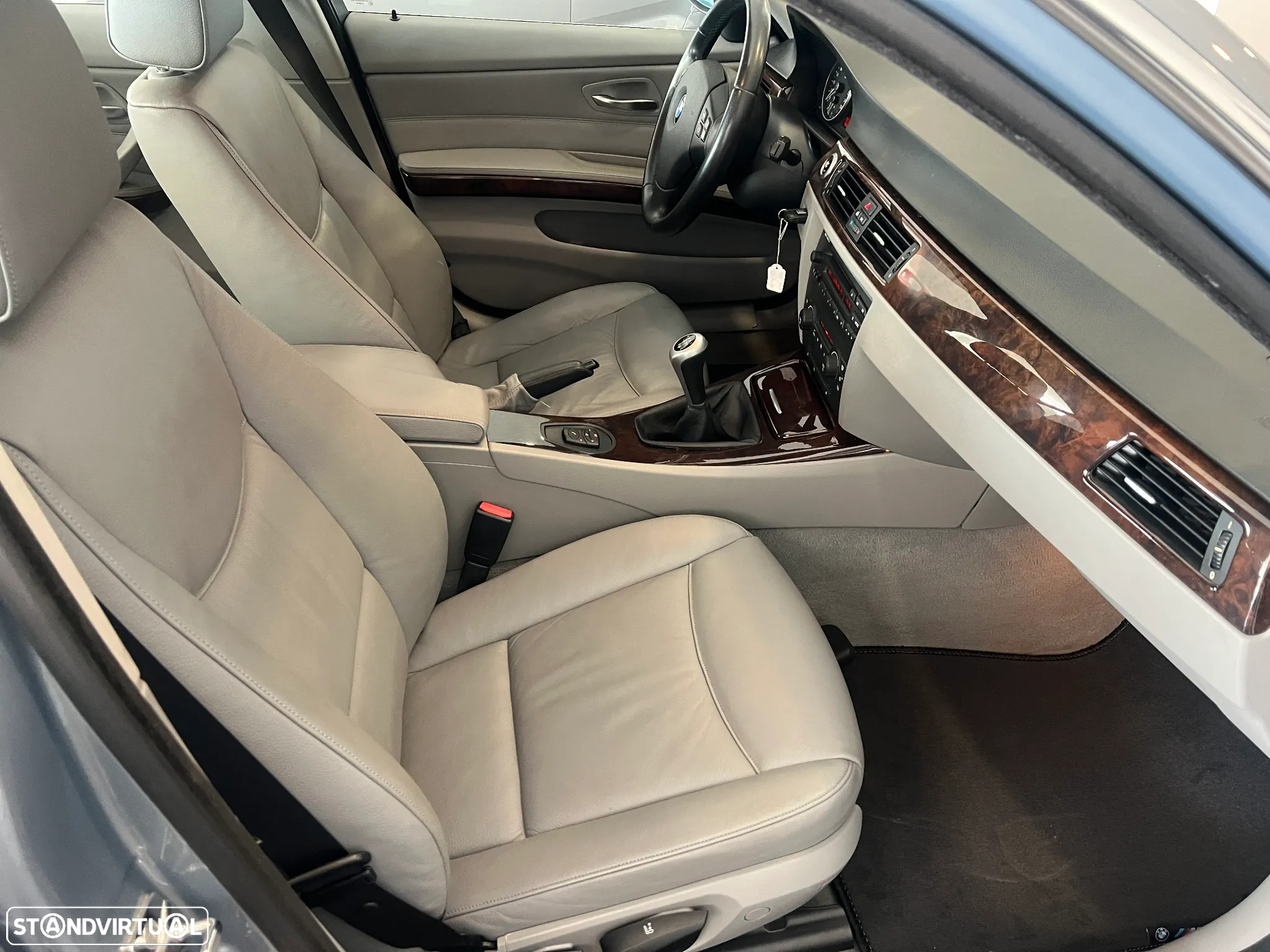 BMW 330 i - 15