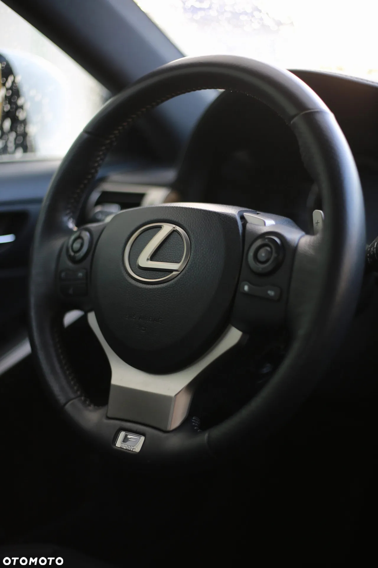 Lexus Inny - 10