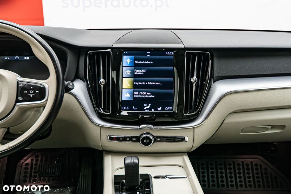 Volvo XC 60 B4 D AWD Momentum Pro - 18