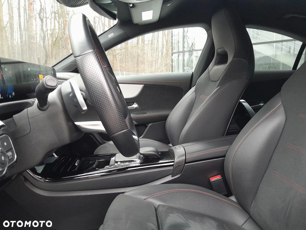 Mercedes-Benz CLA 200 d AMG Line 8G-DCT - 11