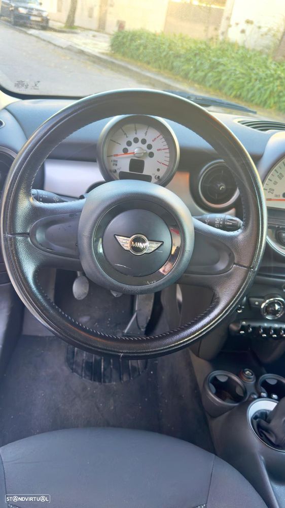 MINI 3 Portas One D - 10