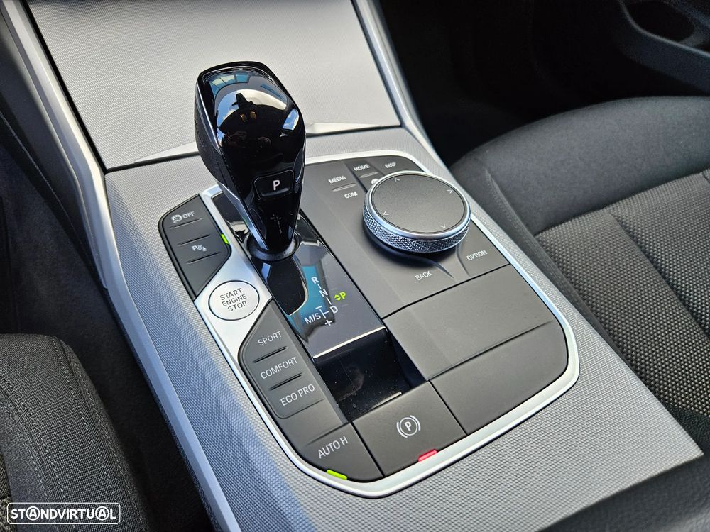 BMW 320 d Auto - 28