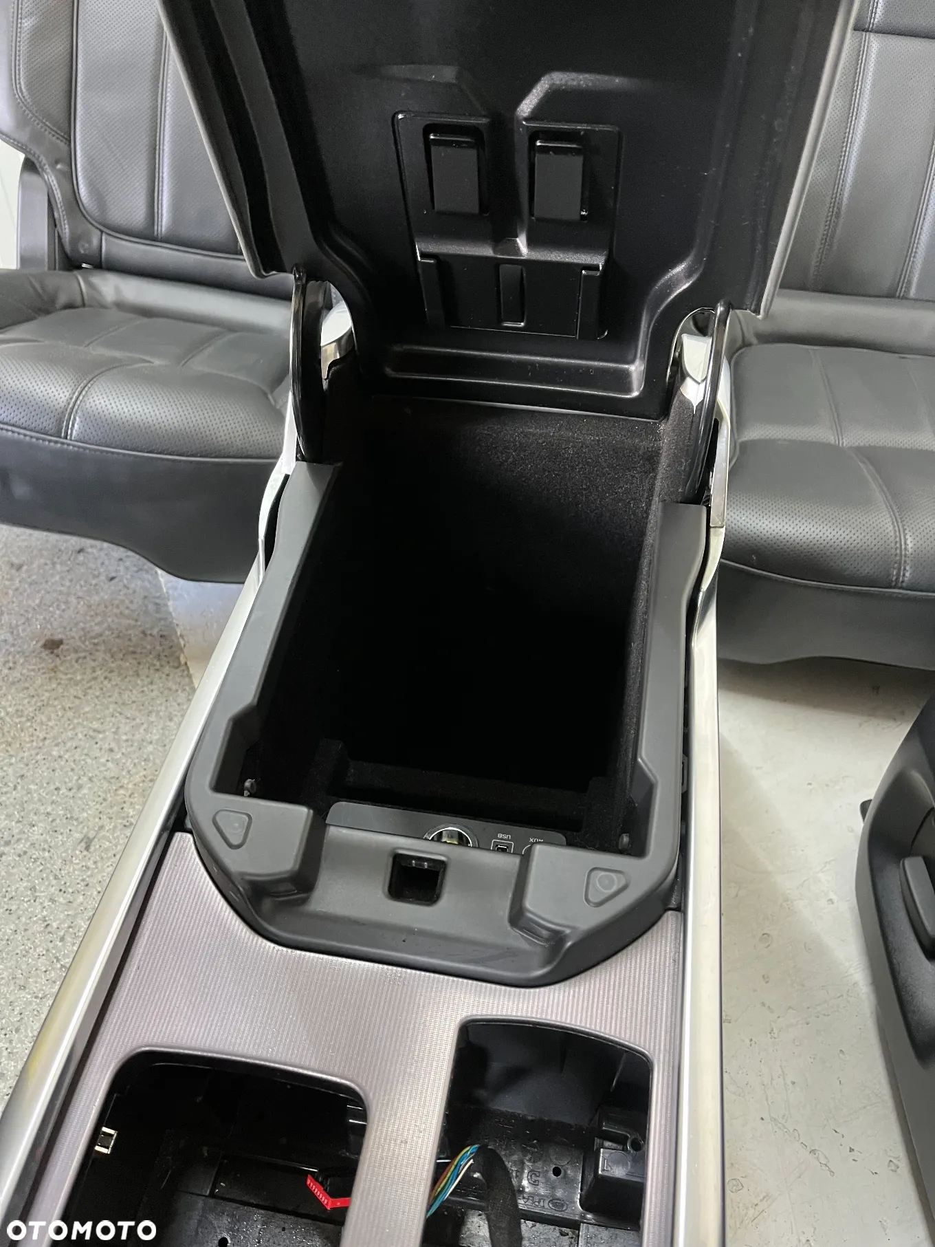 RANGE ROVER L494 KOMPLET FOTELI DVD I BOCZKÓW - 17