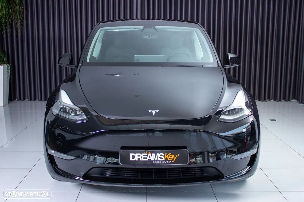 Tesla Model Y Performance Dual Motor AWD - 3