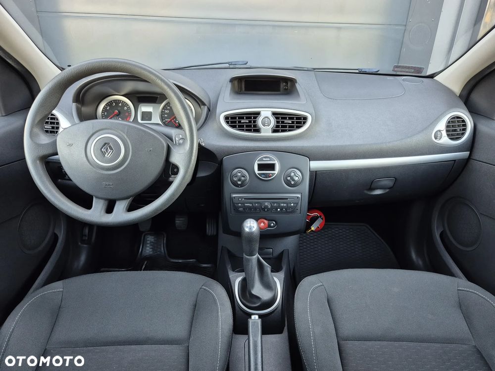 Renault Clio - 7