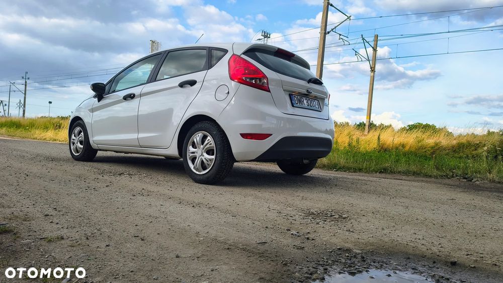 Ford Fiesta 1.4 TDCi Ambiente - 5