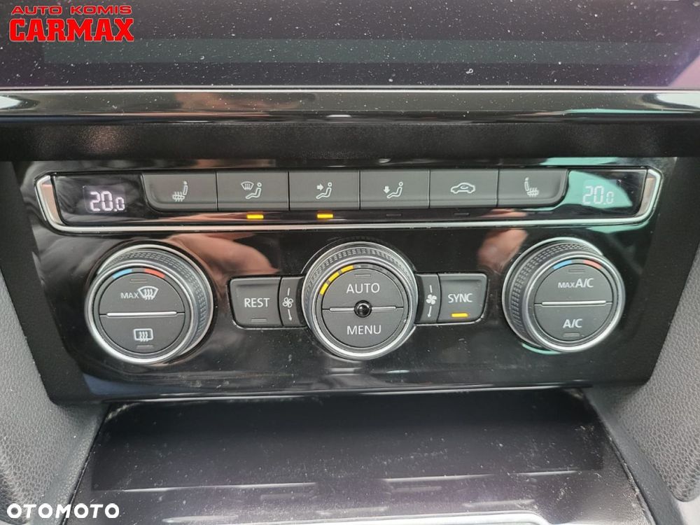 Volkswagen Passat - 20