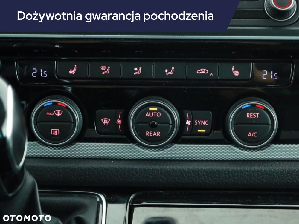 Volkswagen Caravelle - 17
