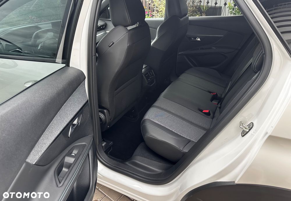 Peugeot 3008 PureTech 130 Stop & Start GPF EAT8 Allure - 33
