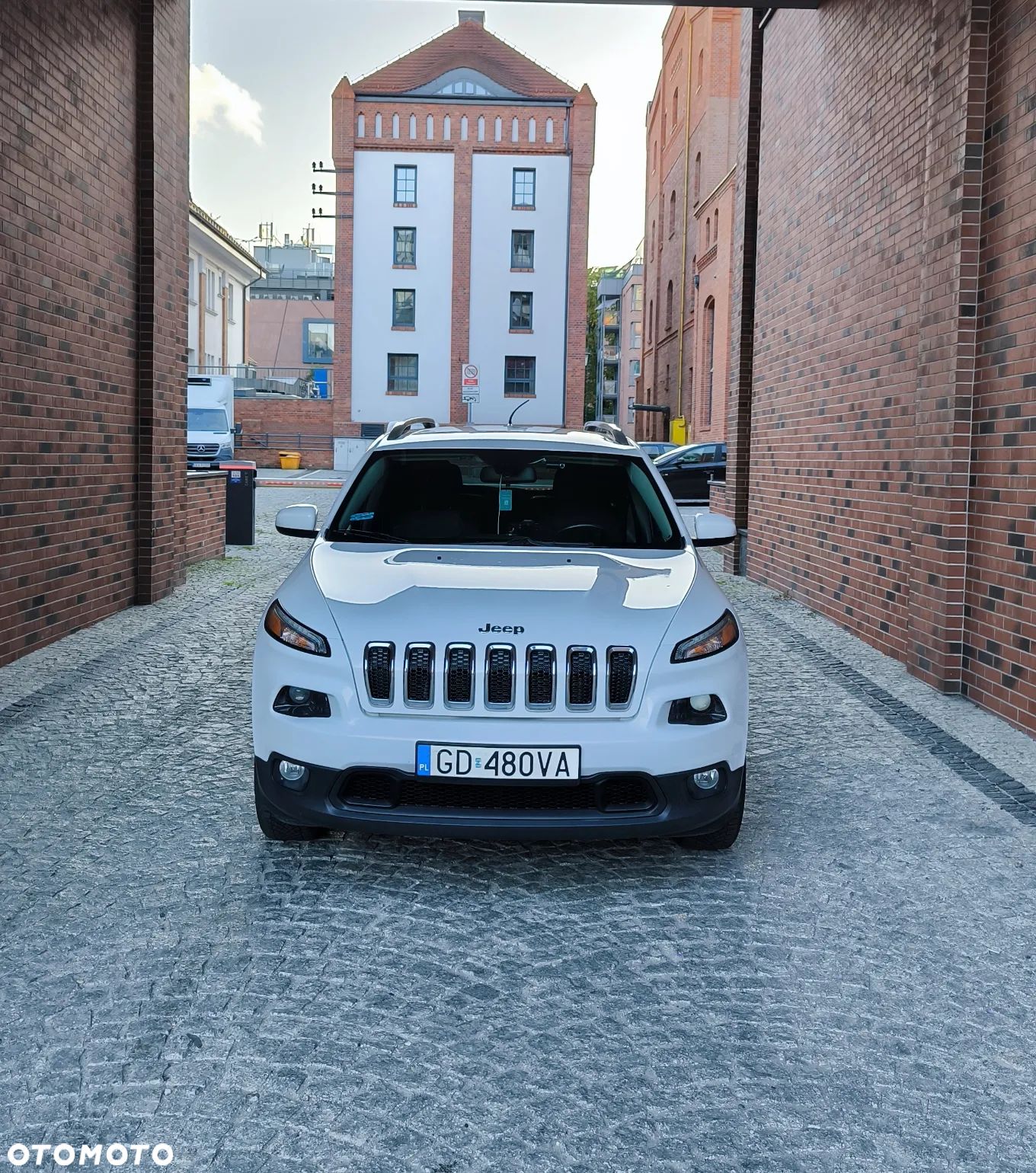 Jeep Cherokee - 1