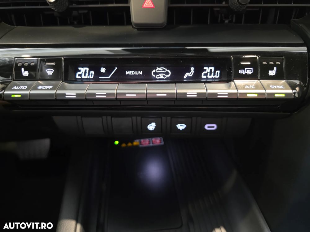 Toyota C-HR 1.8 Hybrid Team Deutschland - 26