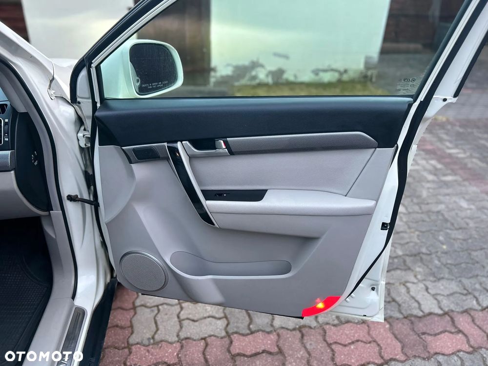 Chevrolet Captiva 2.2 D LTZ - 6