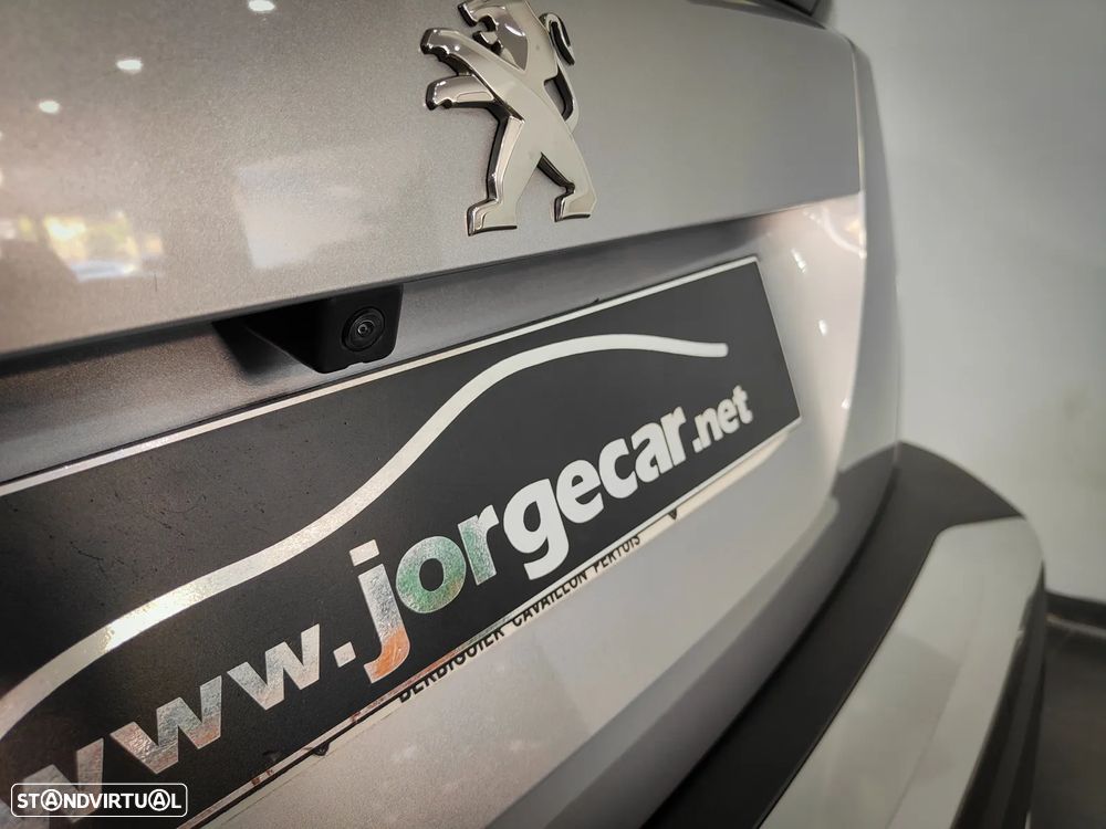 Peugeot 2008 1.2 PureTech Allure EAT8 - 25
