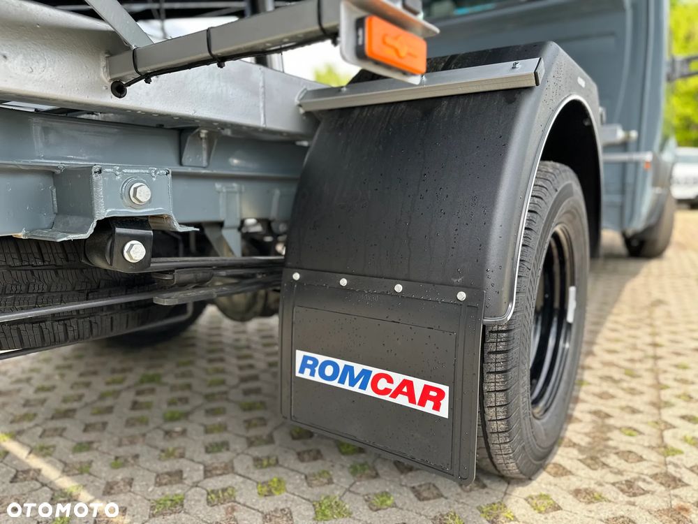 Mercedes-Benz Sprinter - 11