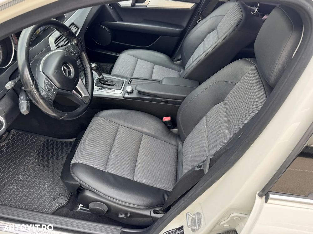 Mercedes-Benz C 220 CDI 7G-TRONIC Avantgarde Edition - 12