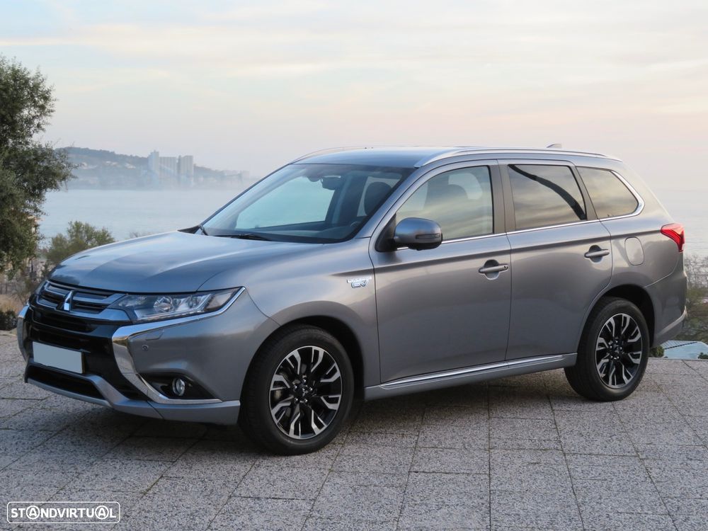 Mitsubishi Outlander 2.0 PHEV Instyle Navi