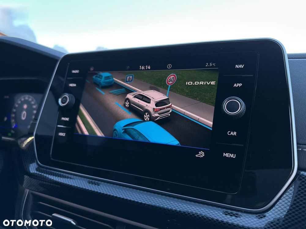 Volkswagen T-Cross - 28