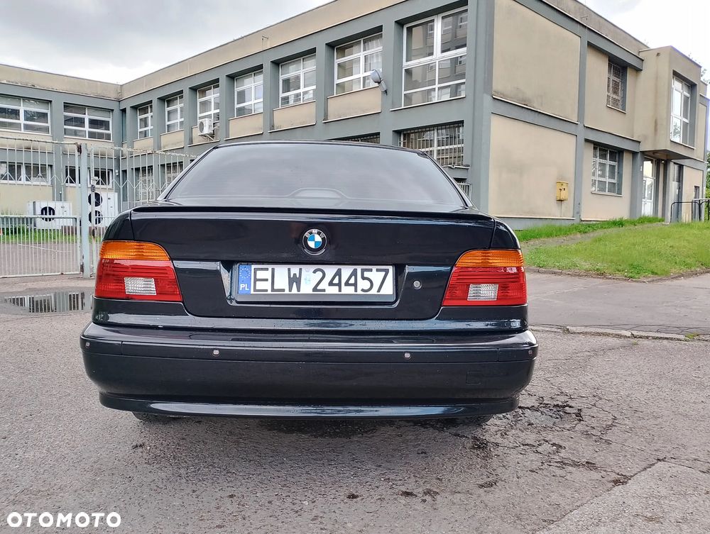 BMW Seria 5 520i - 4