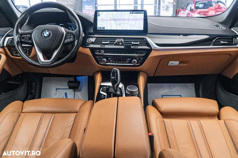 BMW Seria 5 530e Aut. Luxury Line - 30