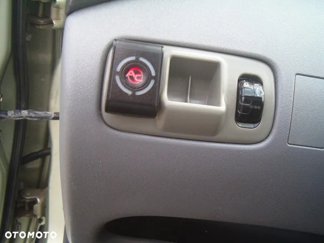 Toyota Yaris - 18