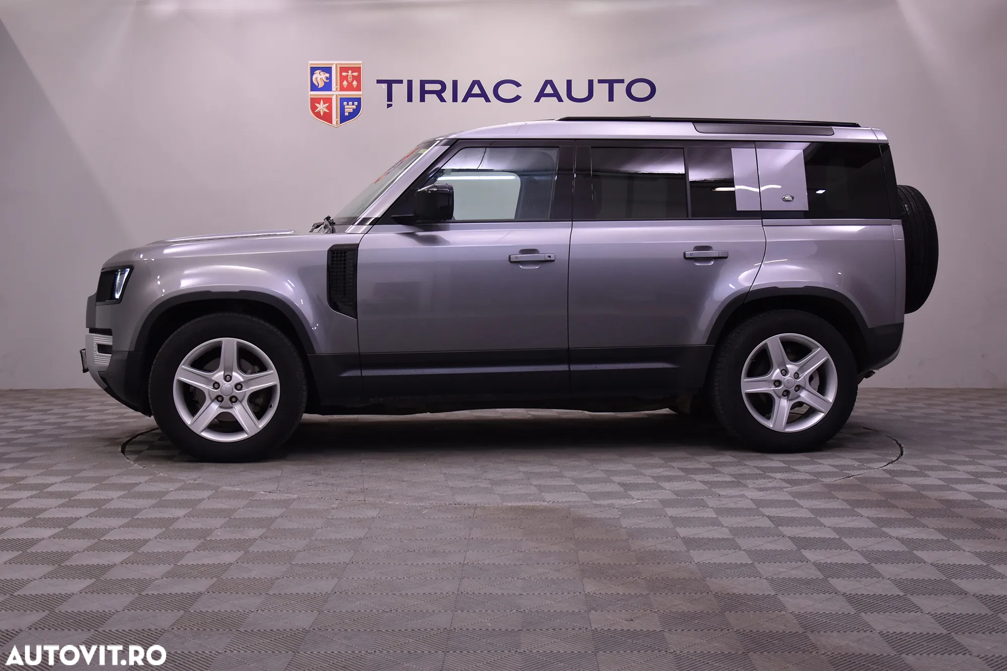Land Rover Defender 130 3.0D 250 MHEV SE - 2