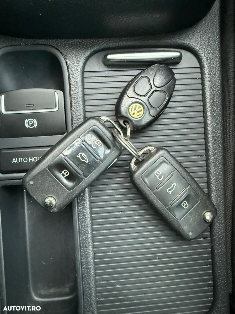 Volkswagen Tiguan ver-2-0-tdi-4motion-dsg-sport-style - 9