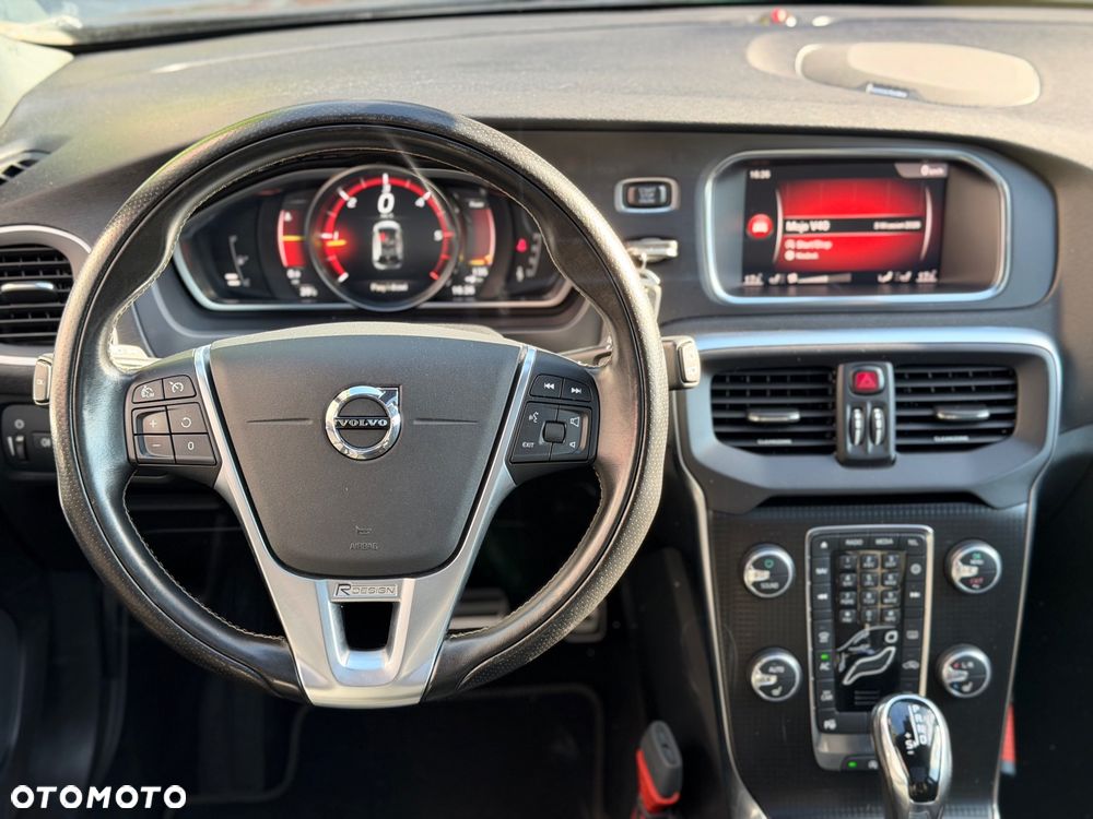 Volvo V40 D3 Geartronic RDesign - 21