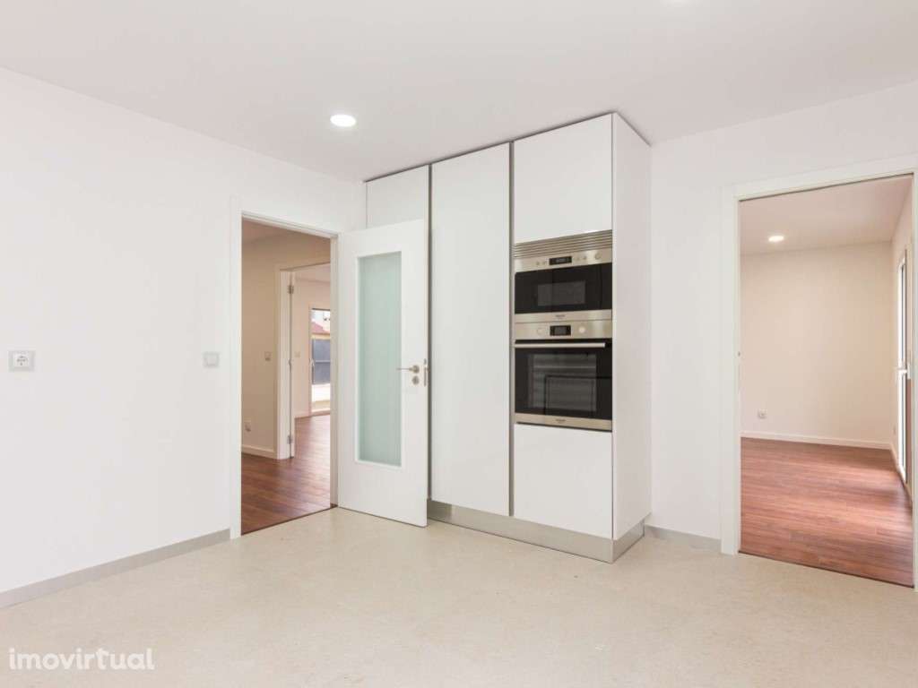 Moradia T3 com jardim inserida na Vila histórica da Areia - Grande imagem: 5/22