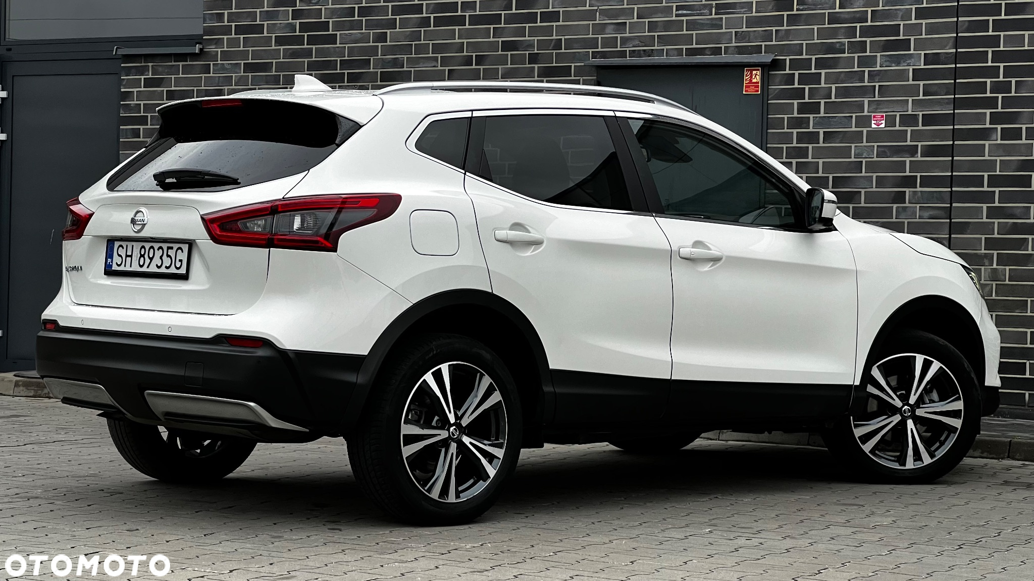 Nissan Qashqai 1.6 DIG-T N-Connecta - 24