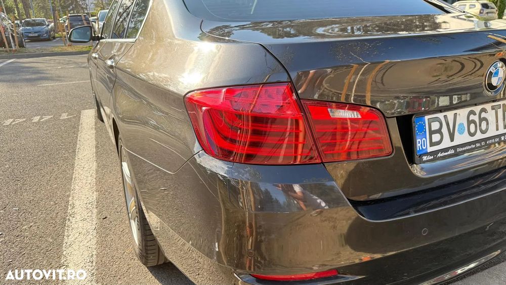 BMW Seria 5 525d xDrive AT - 23