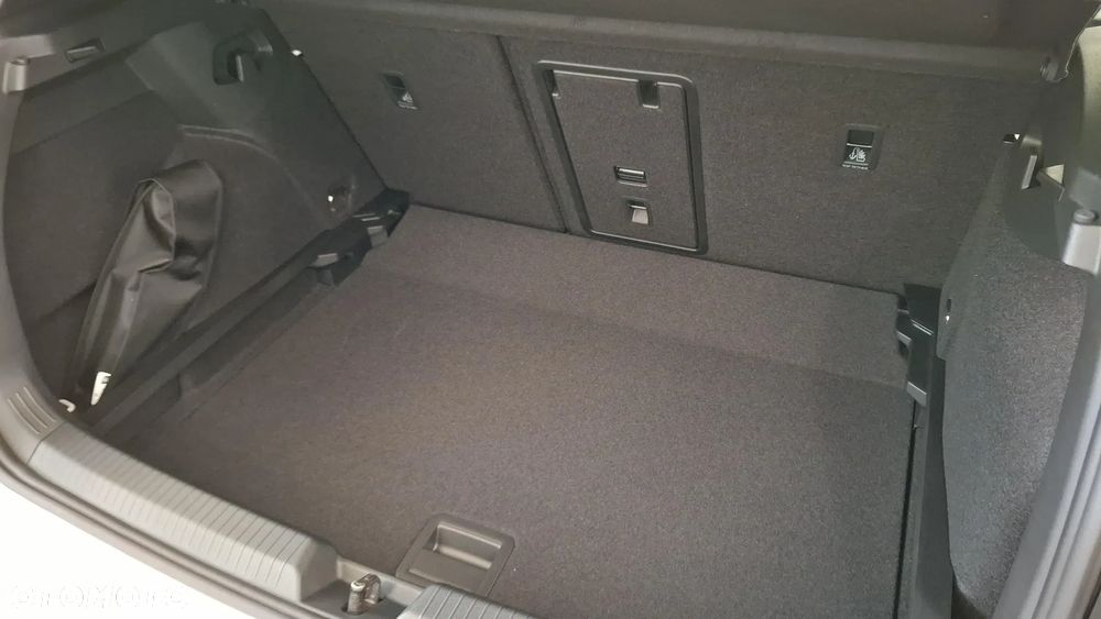 Volkswagen Golf - 10