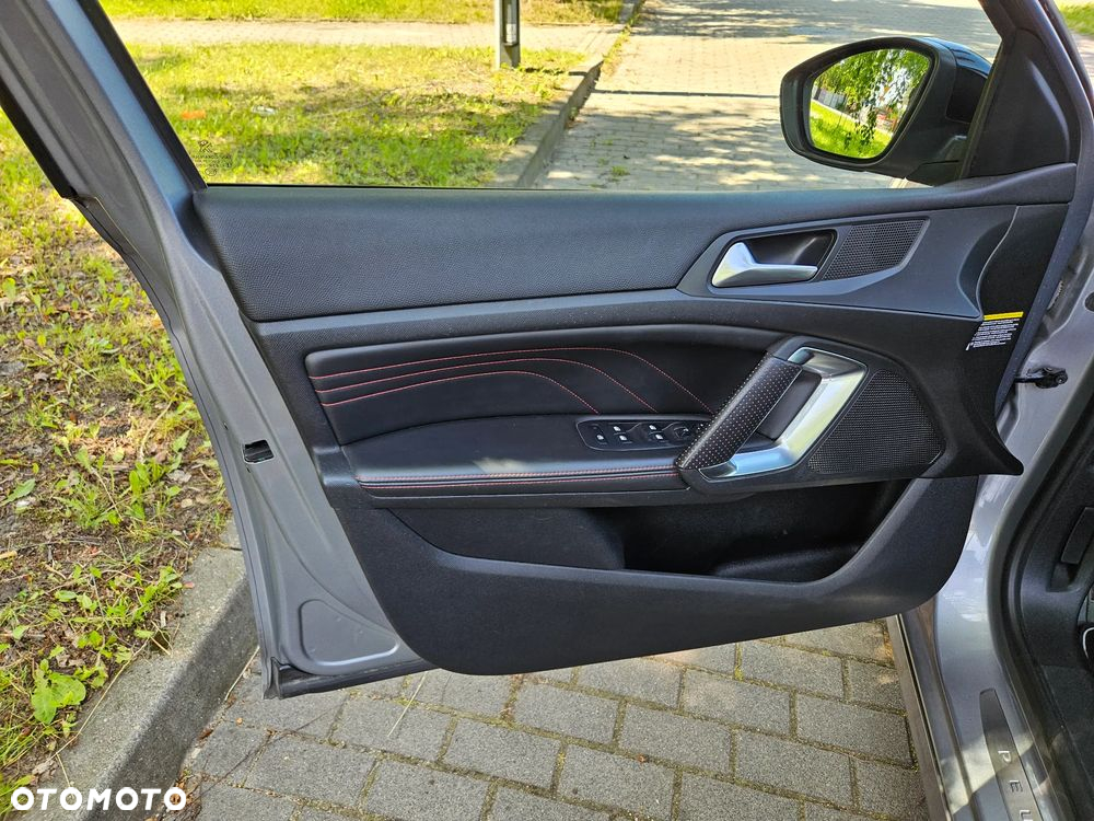 Peugeot 308 1.6 e-THP GT S&S - 23