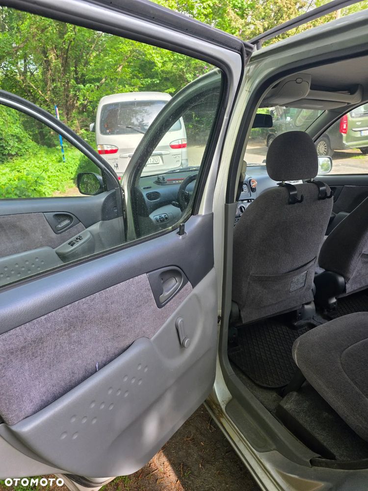 Toyota Yaris - 8