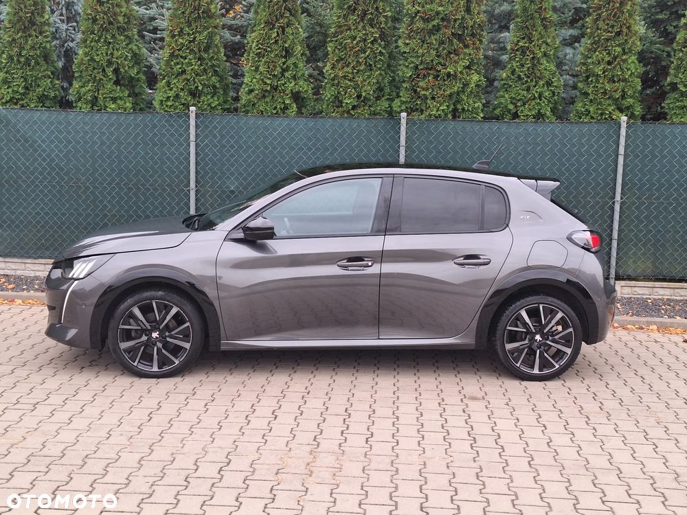 Peugeot 208 - 22
