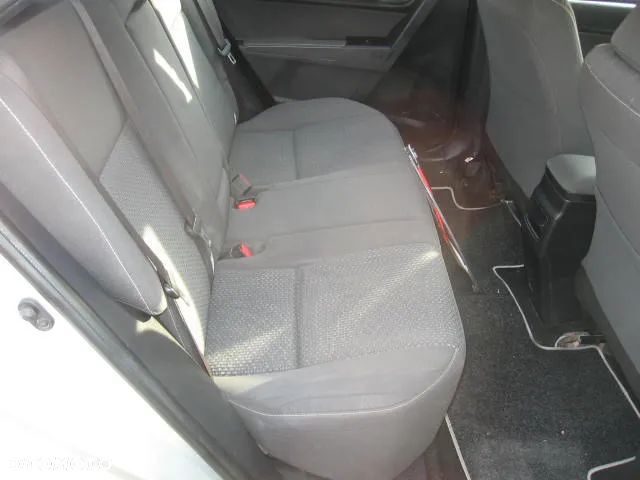 Toyota Auris 1.6 Premium - 14