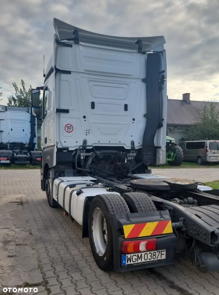 Mercedes-Benz MP4 - 6