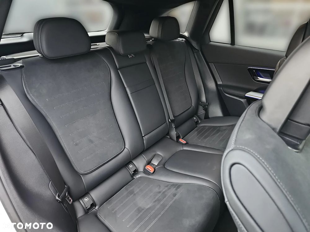 Mercedes-Benz GLC 200 d 4Matic 9G-TRONIC AMG Line Advanced - 12