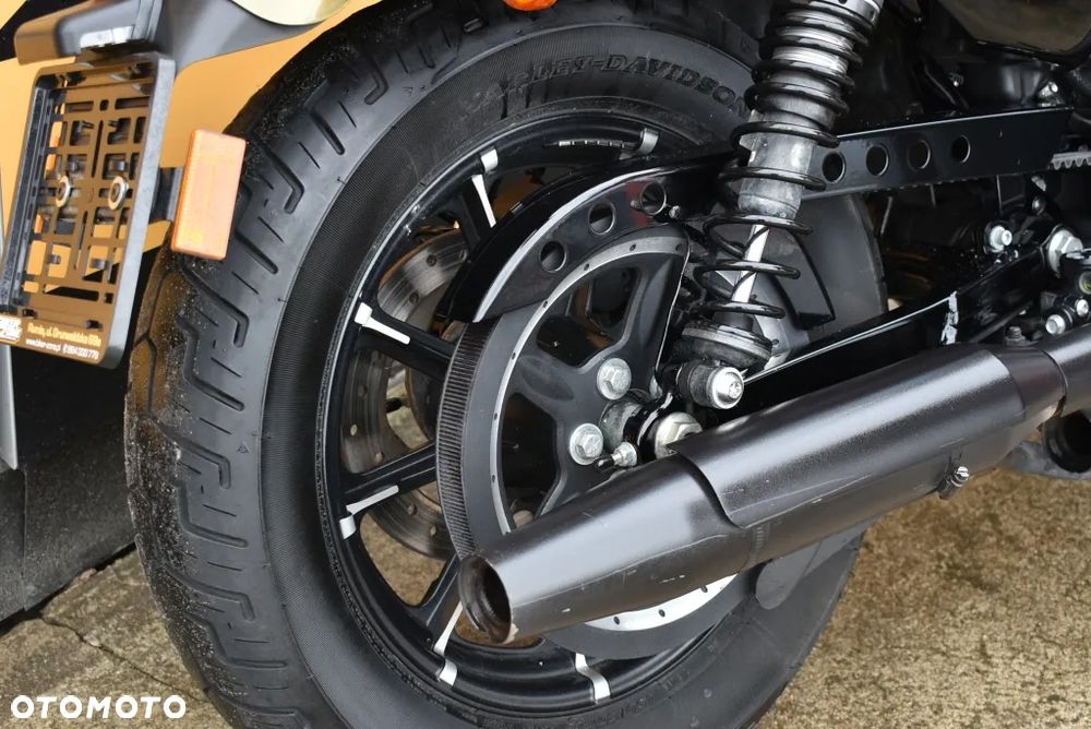 Harley-Davidson Sportster Iron 883 - 26