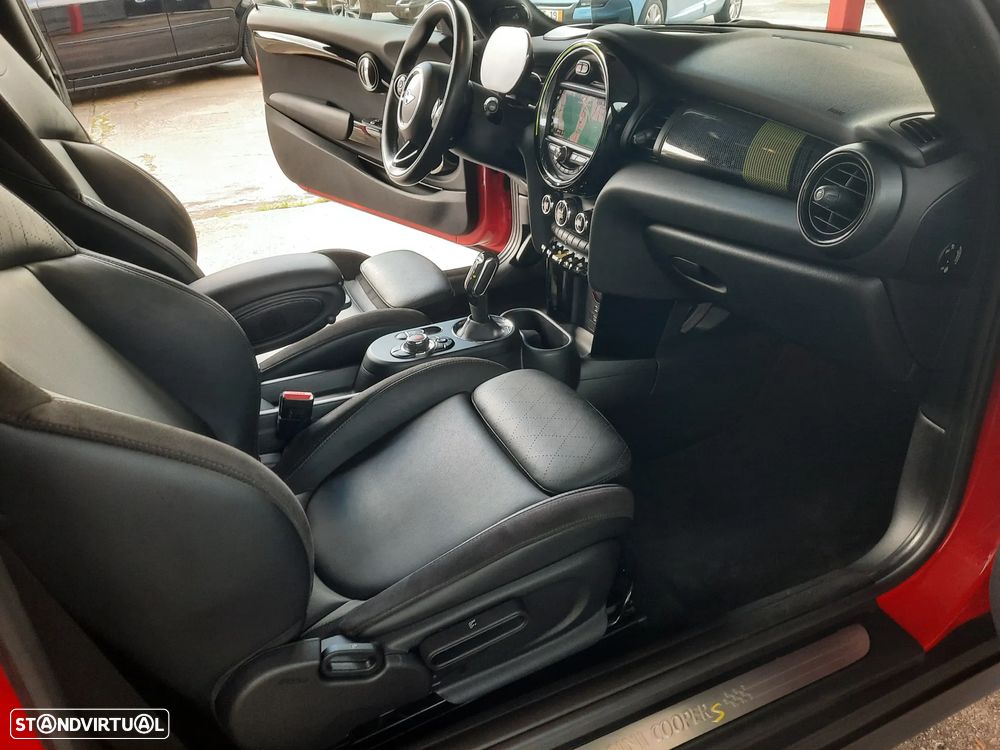 MINI 3 Portas Cooper SE Premium Extra Resolute Edition - 41