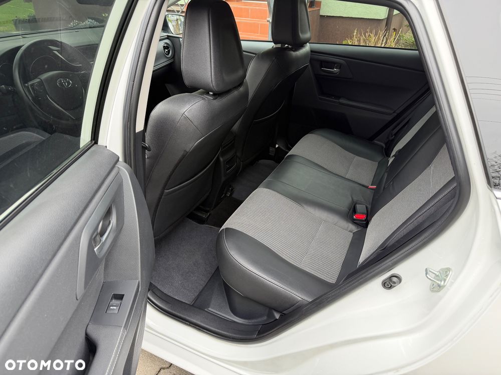 Toyota Auris 1.8 VVT-i Automatik Free Style - 23