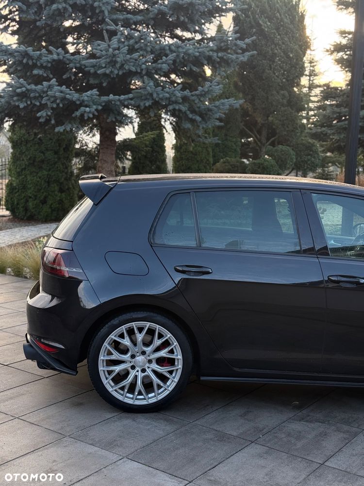 Volkswagen Golf - 3