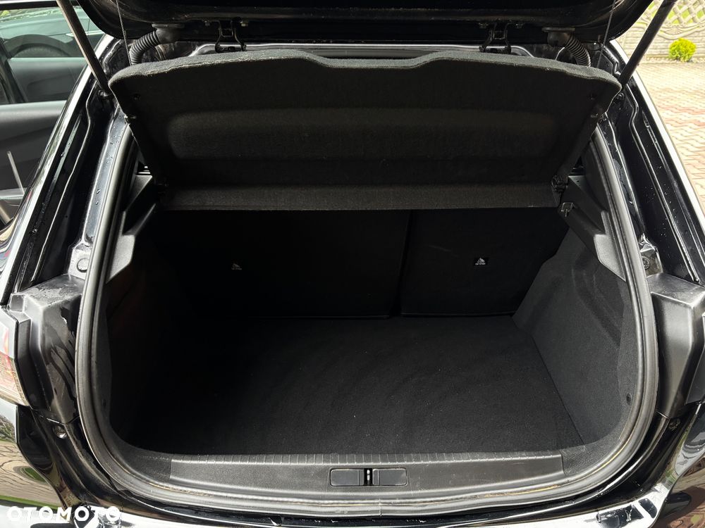 Peugeot 208 PureTech 100 EAT8 Allure - 18