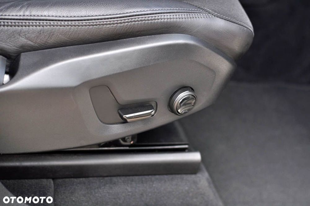 Volvo XC 60 D4 AWD Geartronic Momentum - 19