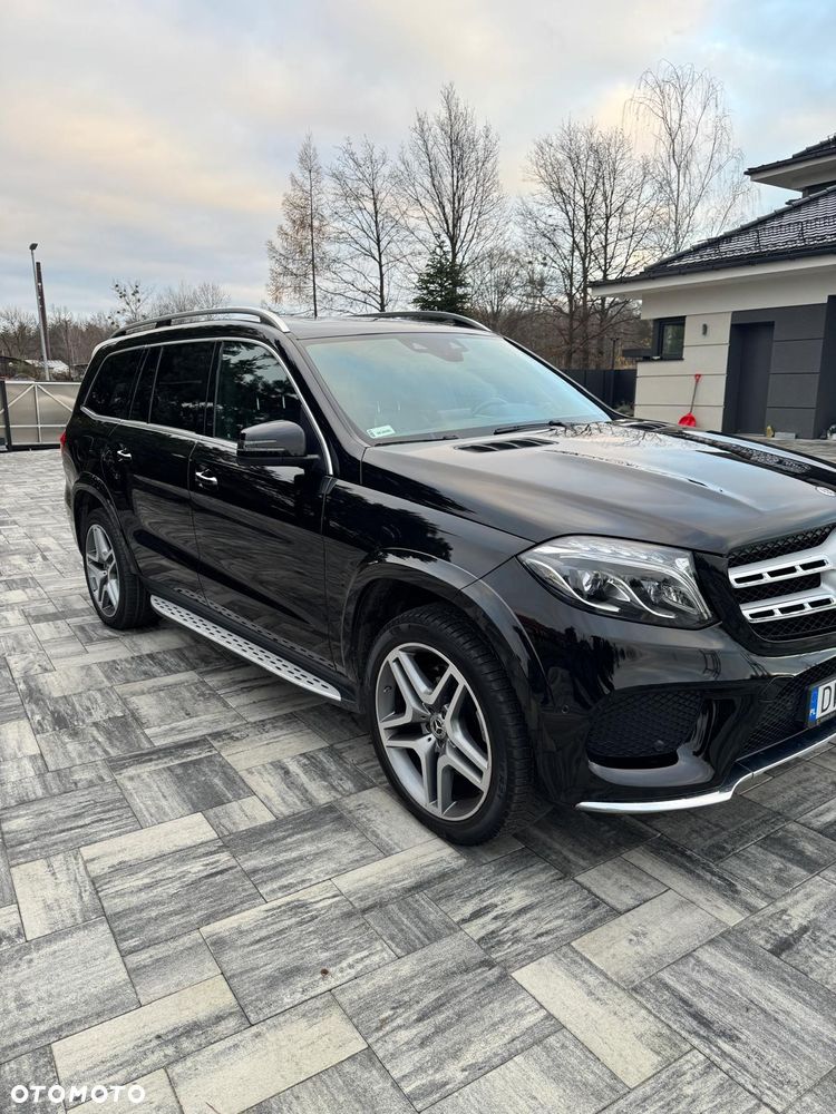 Mercedes-Benz GLS - 1