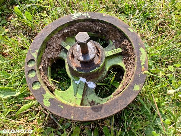 Claas mercator 75 koło pasowe rolka napinacz