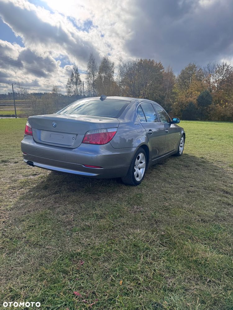 BMW Seria 5 523i - 6