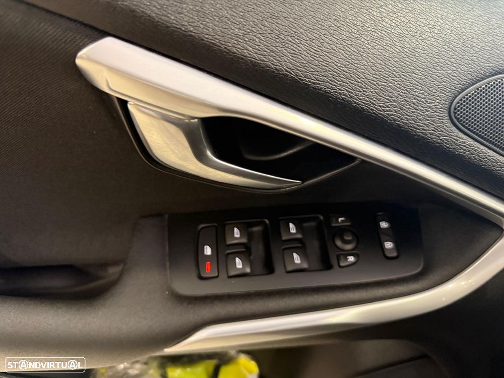 Volvo V40 2.0 D2 Inscription Geartronic - 7
