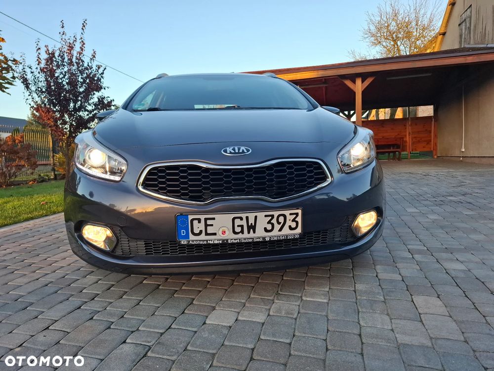 Kia Ceed - 31