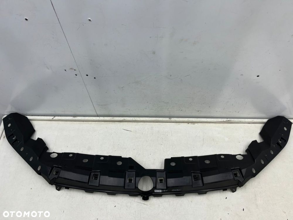 Ślizg Maserati Ghibli 13-24r. przednie środkowe mocowanie górnej listwy atrapy zderzaka NOWE - 2